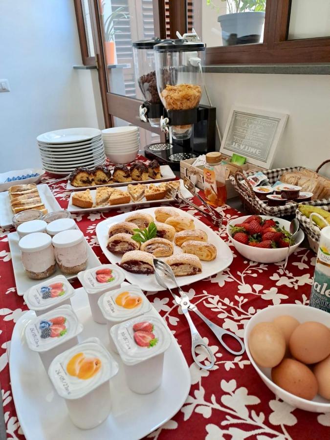 La Vie Fuille Bed And Breakfast Рипосто Екстериор снимка