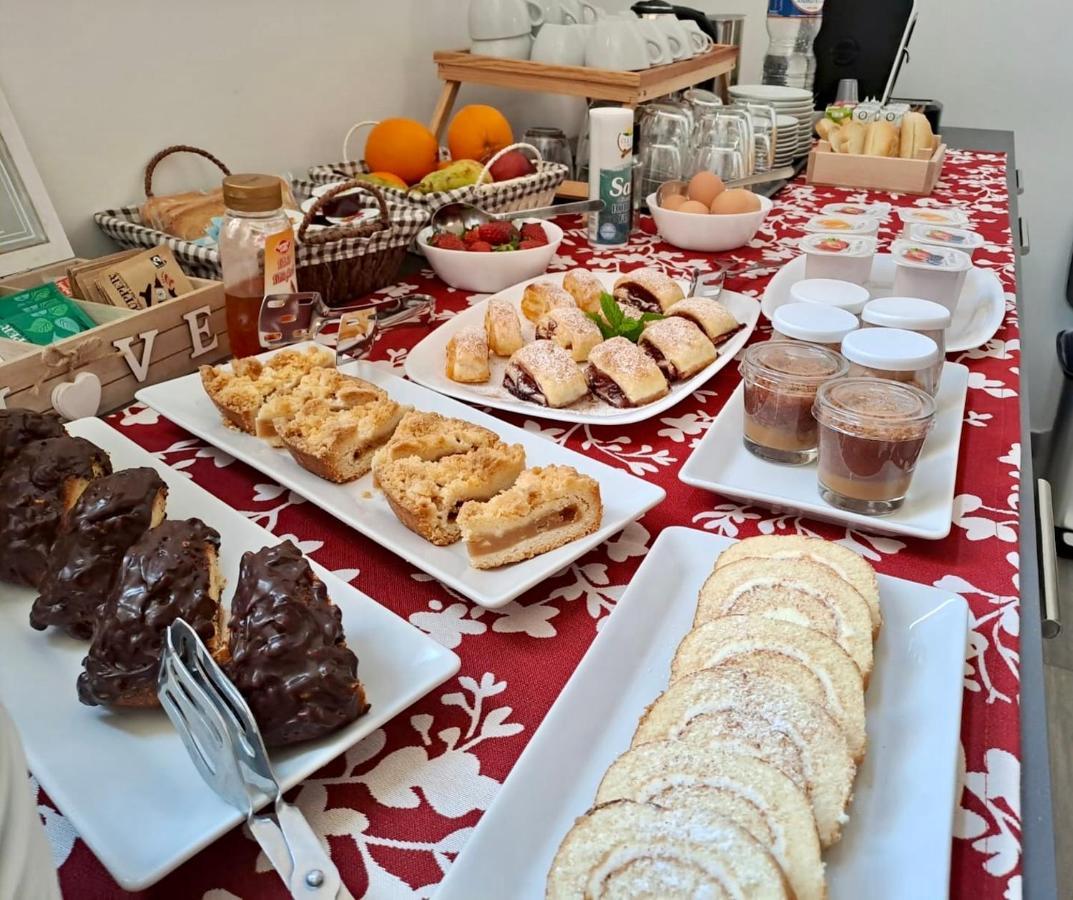 La Vie Fuille Bed And Breakfast Рипосто Екстериор снимка